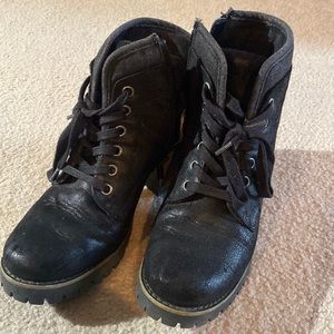 Size 6 boots super comfy